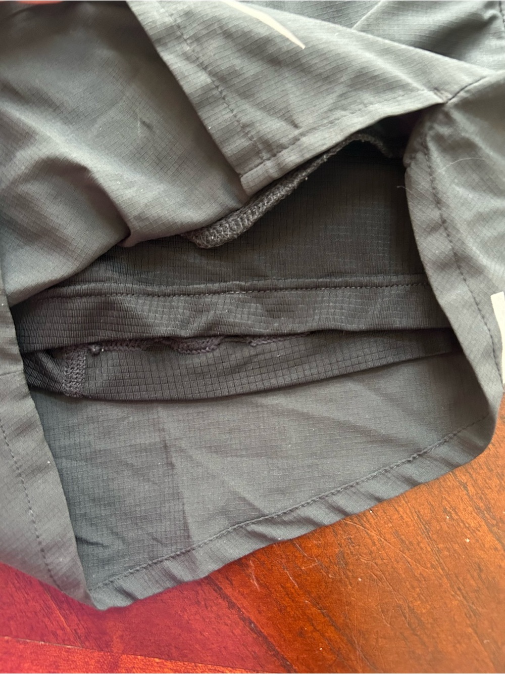 Nike Men's Dark black Athletic Running Shorts with Reflective Swoosh size M - Picture 6 of 8